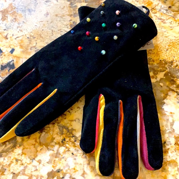 Gloves - Picture 2 of 6